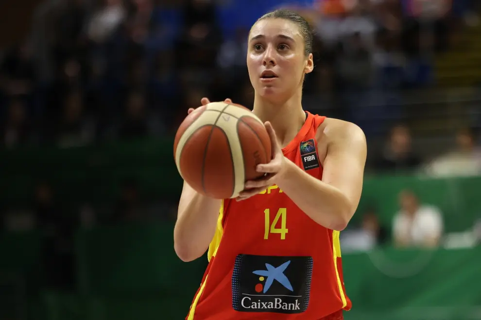 Sopron (Hungary), 09/02/2024.- Raquel Carrera of Spain takes a free throw during the FIBA Women's Olympic Qualifying basketball match between Canada and Spain in Sopron, Hungary, 09 February 2024. (Baloncesto, Hungría, España) EFE/EPA/Zsombor Toth HUNGARY OUT
