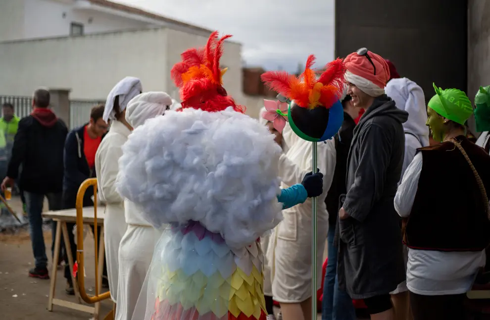 Épila se llena de mascarutas y disfraces para disfrutar del carnaval