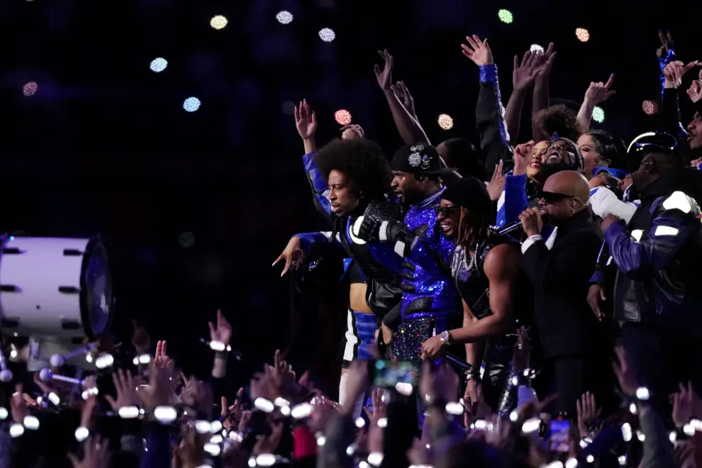 Feb 11, 2024; Paradise, Nevada, USA; Recording artist Ludacris, recording artist Usher, and recording artist Lil John perform during the halftime show of Super Bowl LVIII at Allegiant Stadium. Mandatory Credit [[[REUTERS VOCENTO]]] FOOTBALL-NFL-KC-SF/