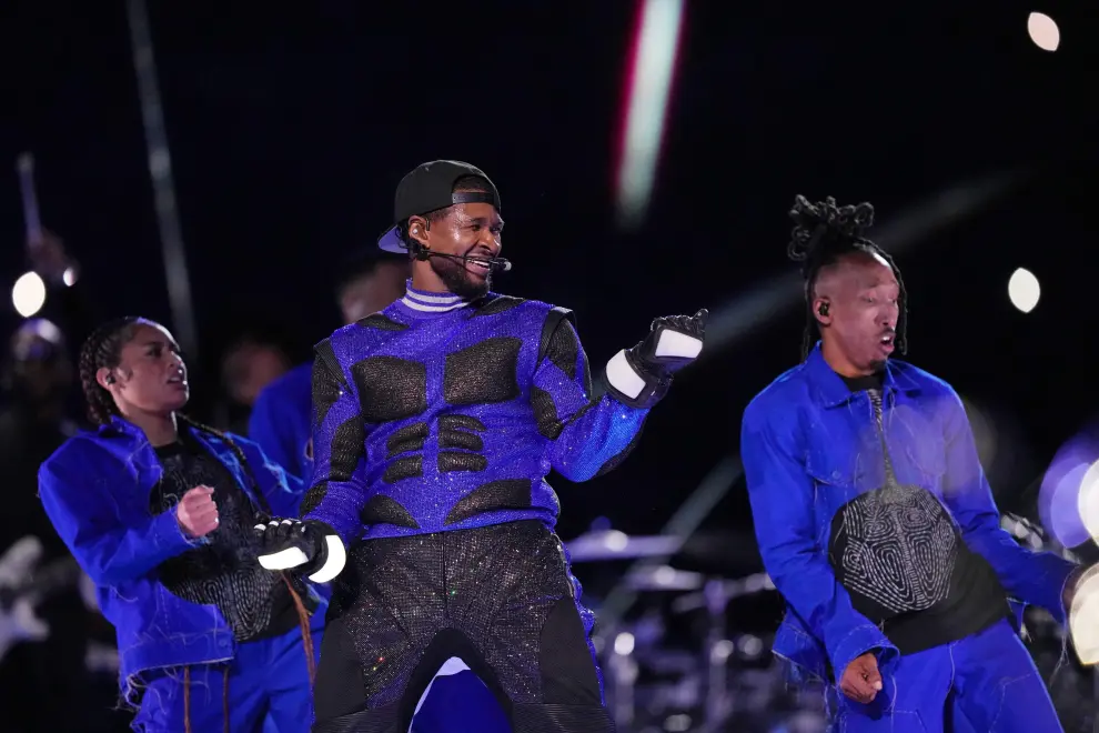 Feb 11, 2024; Paradise, Nevada, USA; Recording artist Usher performs during the halftime show of Super Bowl LVIII at Allegiant Stadium. Mandatory Credit [[[REUTERS VOCENTO]]] FOOTBALL-NFL-KC-SF/