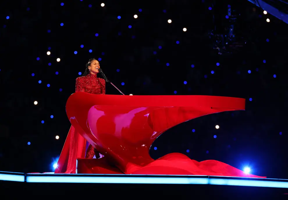 Feb 11, 2024; Paradise, Nevada, USA; Recording artist Alicia Keys performs at halftime of Super Bowl LVIII between the Kansas City Chiefs and the San Francisco 49ers at Allegiant Stadium. Mandatory Credit [[[REUTERS VOCENTO]]] FOOTBALL-NFL-KC-SF/