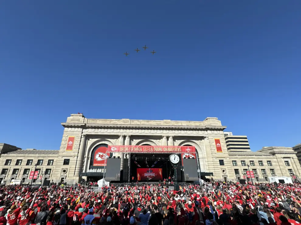 Feb 14, 2024; Kansas City, MO, USA; General view of fans before the parade celebration of the Kansas City Chiefs winning Super Bowl LVIII. Mandatory Credit [[[REUTERS VOCENTO]]] FOOTBALL-NFL/