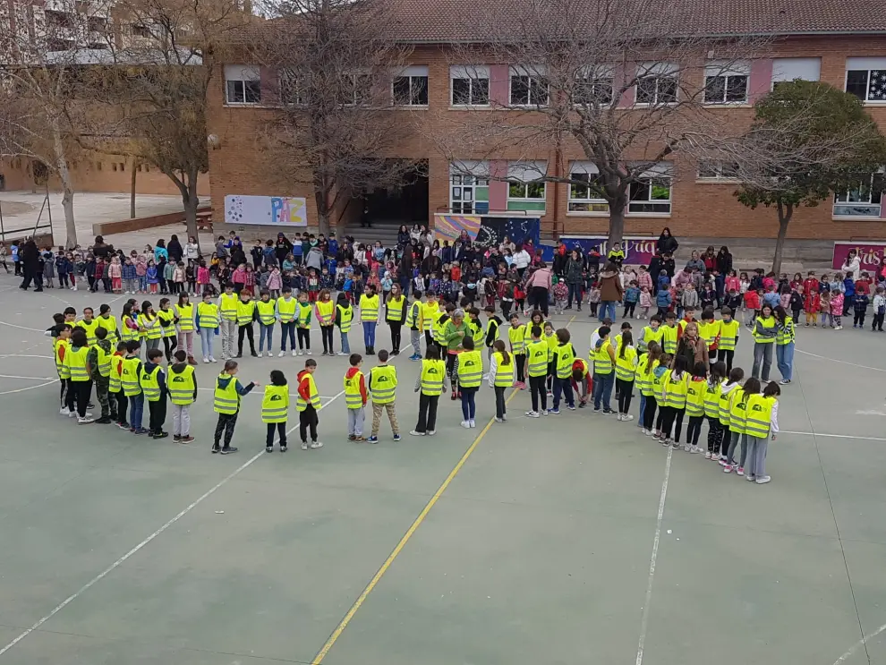 Actividades con motivo del Día Internacional del Cáncer Infantil en distintos colegios de Aragón.