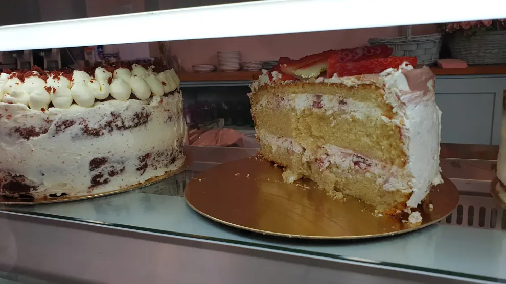 Pistacho es la nueva cafetería del Arrabal de Zaragoza, donde el dulce es el "rey".
