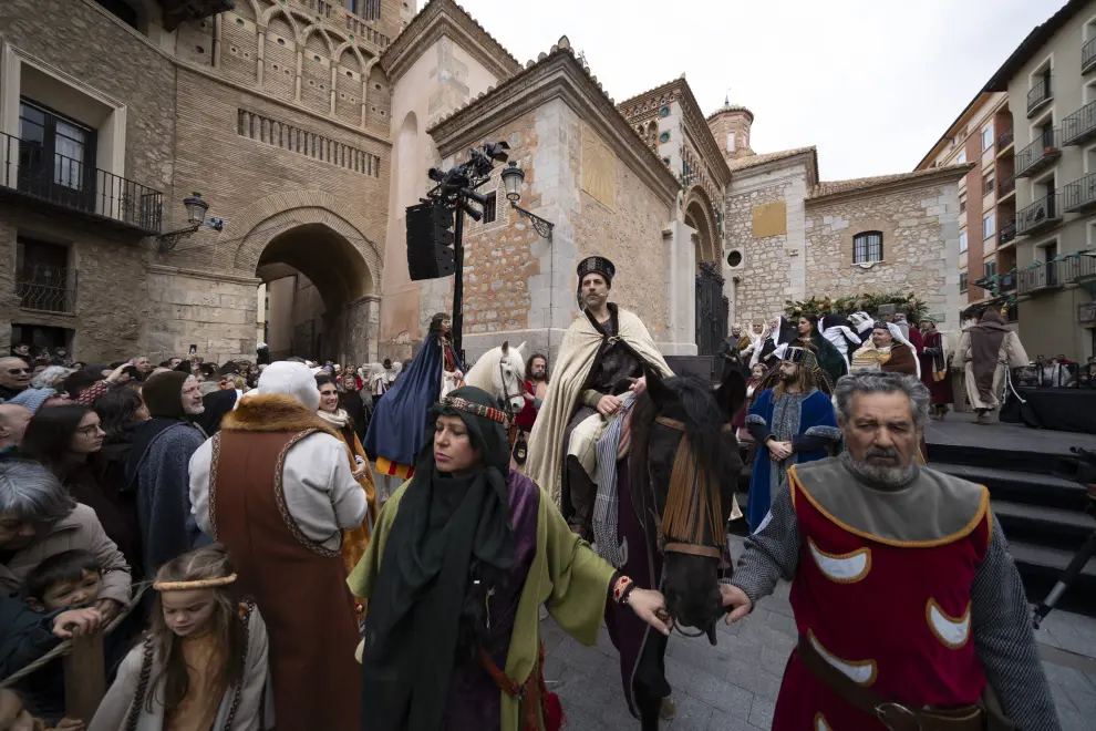 Boda medieval en un Teruel abarrotado de público que se emociona con sus Amantes.