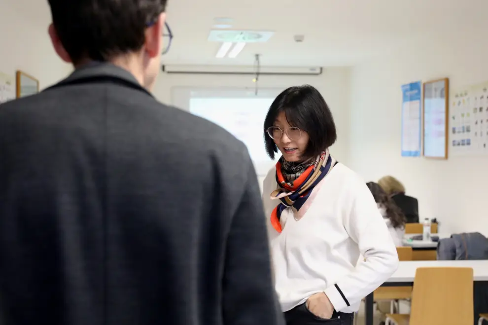 La profesora Dan Zhou durante una clase de iniciación al chino, este lunes en la Facultad de Educación del campus aragonés..