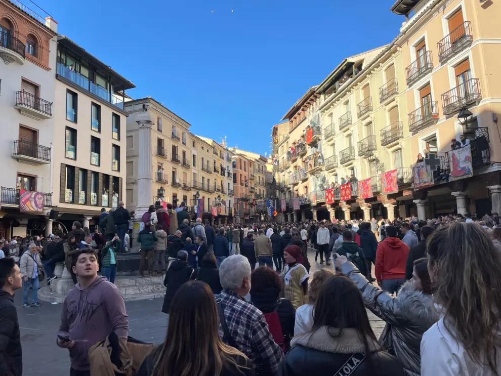 Cientos de personas han llenado las calles de Teruel de alegría y diversión.