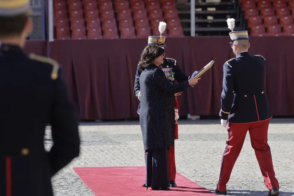 Paloma de Yarza recibe el título de cadete honorífica en la Academia General Militar