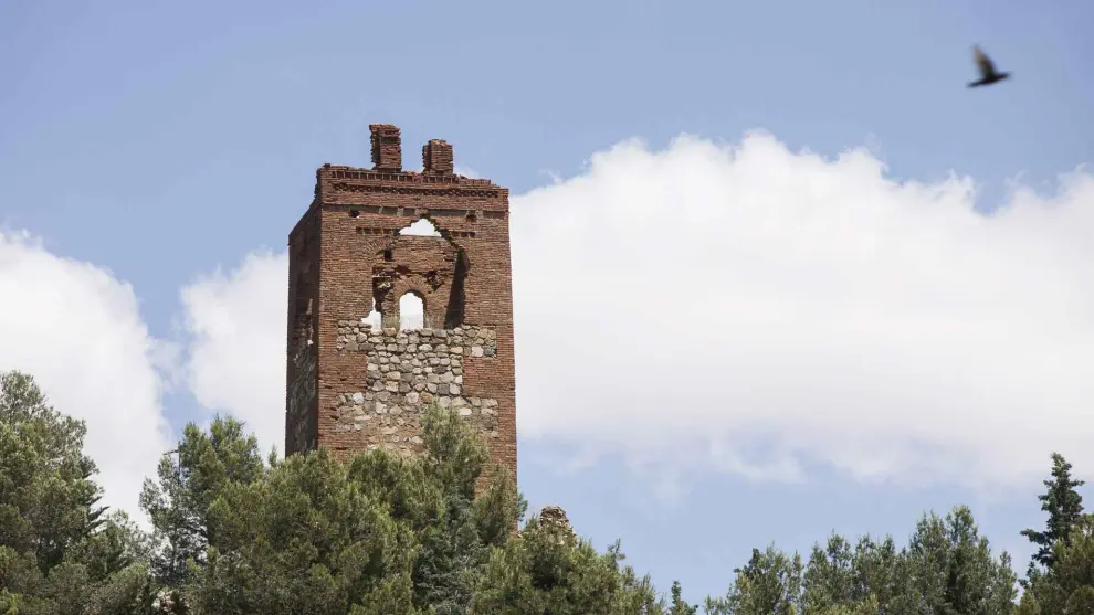 Vista de la Torre de la Lisalta, en Cosuenda