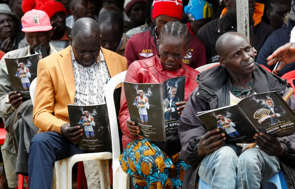 People attend the funeral service of Kenyas marathon world record holder Kelvin Kiptum, who died in a road accident, at Chepkorio show ground, Elgeyo Marakwet County, Kenya February 23, 2024. REUTERS/Monicah Mwangi [[[REUTERS VOCENTO]]]