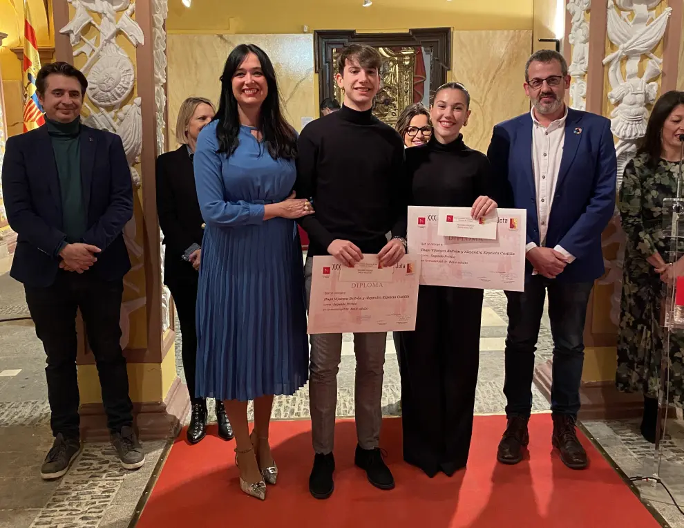La entrega de premios del XXXI Certamen Nacional de Jota 'Ciudad de Huesca' ha tenido lugar en el Colegio de Santiago.