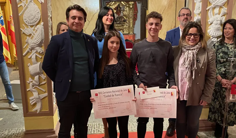 La entrega de premios del XXXI Certamen Nacional de Jota 'Ciudad de Huesca' ha tenido lugar en el Colegio de Santiago.