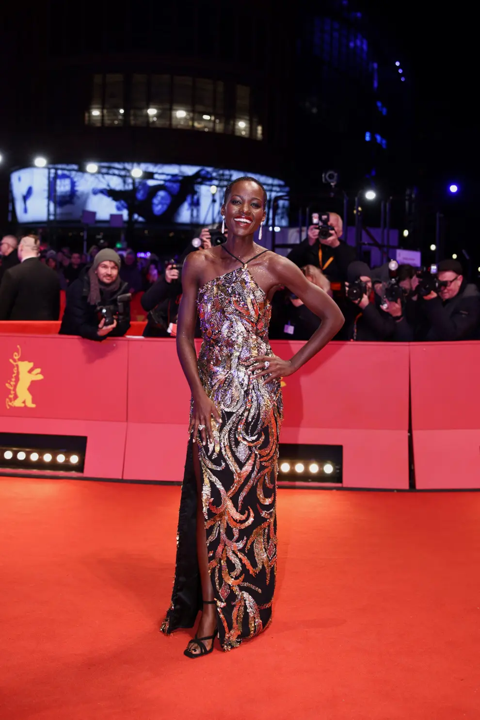 Jury President Lupita Nyongo arrives on the red carpet for the award ceremony of the 74th Berlinale International Film Festival in Berlin, Germany, February 24, 2024. REUTERS/Liesa Johannssen [[[REUTERS VOCENTO]]] FILMFESTIVAL-BERLIN/CLOSING RED CARPET