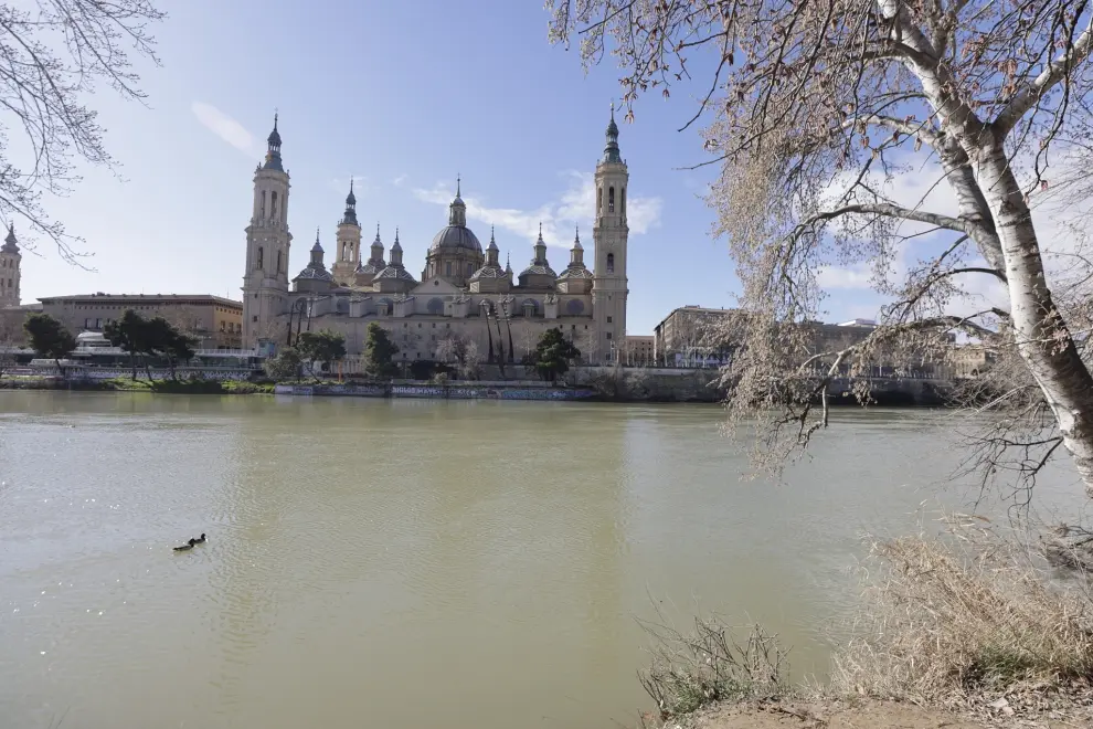 Crecida del Río Ebro a su paso por Zaragoza.