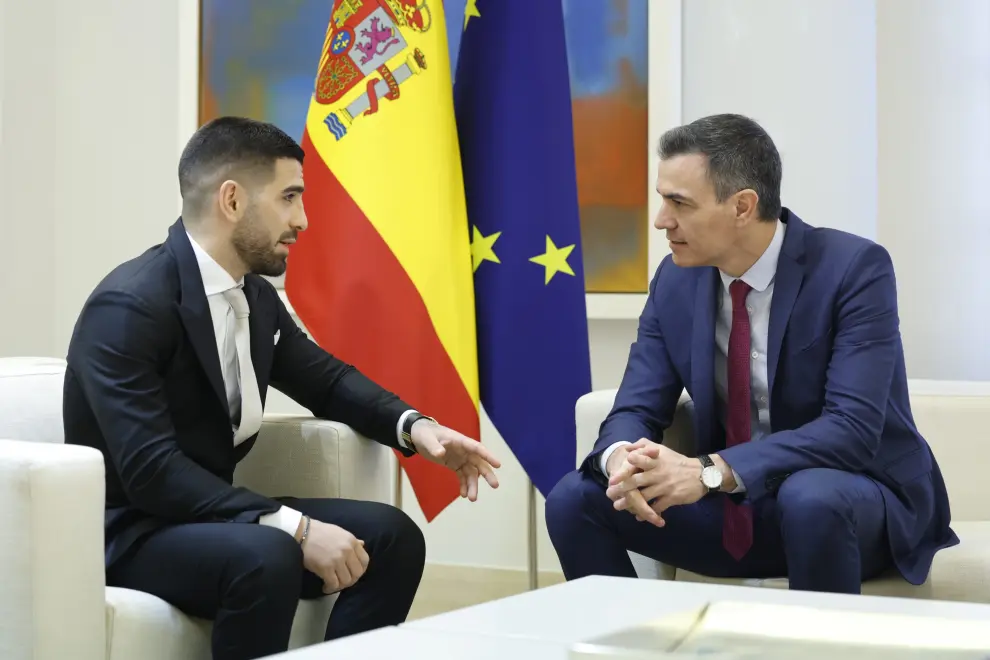 Pedro Sánchez recibe al campeón de la UFC en la categoría de peso pluma, Ilia Topuria