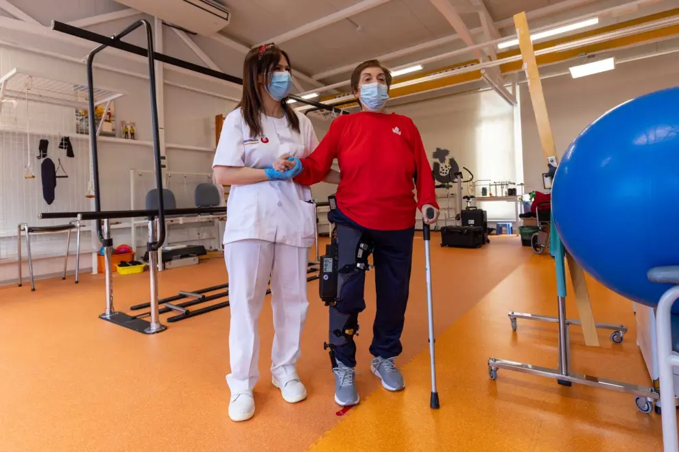 Primer exoesqueleto de rodilla para adultos en Aragón en el hospital San Juan de Dios de Zaragoza