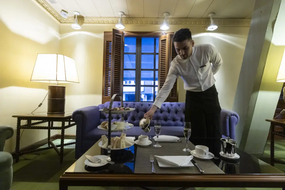 'Afternoon tea' en Zaragoza, la costumbre inglesa del té de las cinco llega a un céntrico hotel de la ciudad.