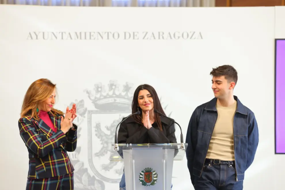 Visita de Naiara y Juanjo de OT al Ayuntamiento de Zaragoza, donde los ha recibido Natalia Chueca y les ha dado la noticia de que serán los pregoneros de las Fiestas del Pilar 2024.