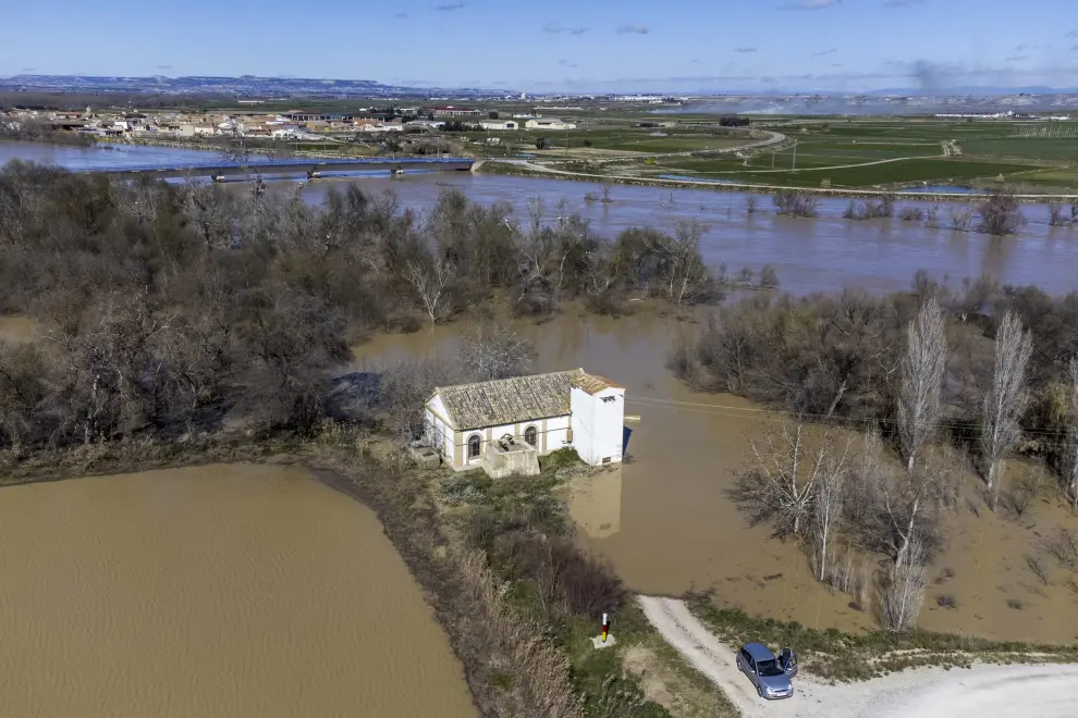 Vista aérea de los campos anegados por la crecida del Ebro en el término municipal de Boquiñeni