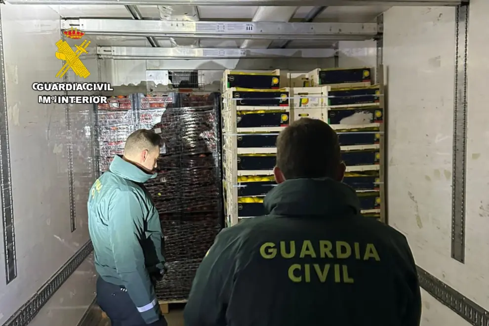 Localizados en un polígono de La Muela (Zaragoza) casi 1.200 kilos de hachís ocultos en un camión de fruta