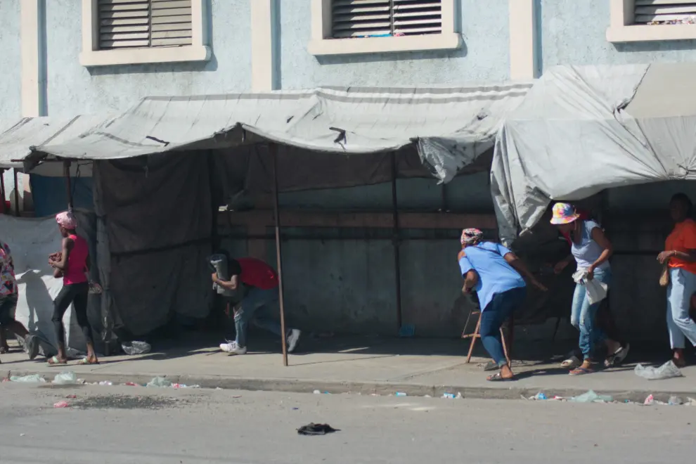 Tiroteos esporádicos, saqueos e incertidumbre en Haití HAITÍ CRISIS