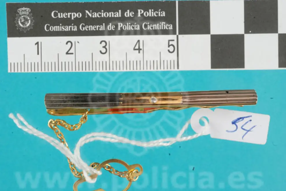Pasa corbata recuperado en operaciones en Zaragoza que la Policía Nacional expone en su web.