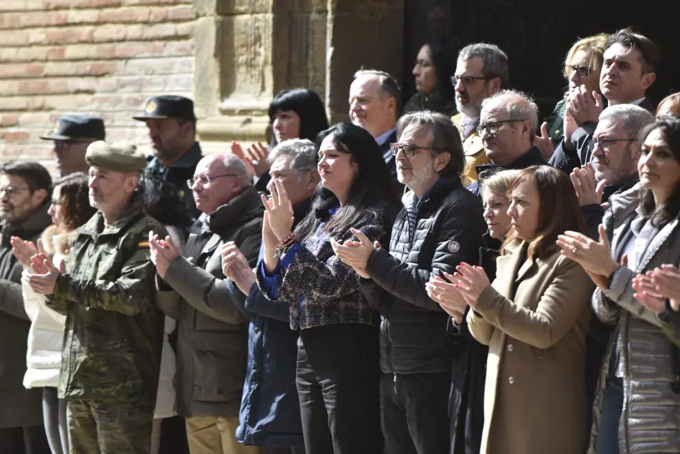 Minuto de silencio por el 11M en el Ayuntamiento Huesca