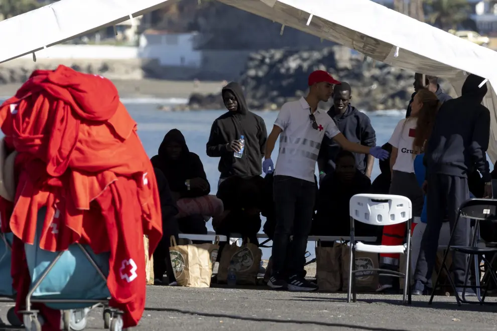 Rescate al sur de Gran Canaria de un cayuco con 40 inmigrantes de origen subsahariano