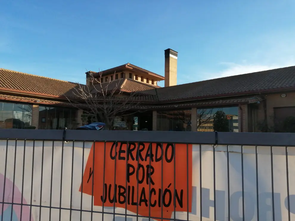 Casa Royo, en la carretera de Logroño de Zaragoza, cierra sus puertas