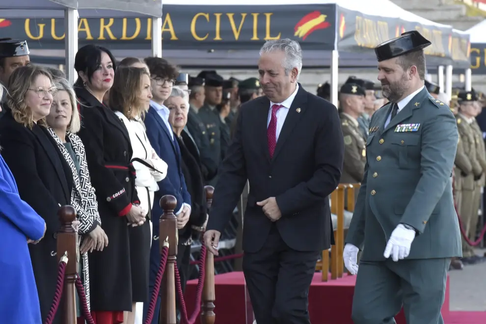 El teniente coronel José Enrique Cordobés Lucena ha jurado su cargo en un acto en el cuartel Alcoraz de Huesca.