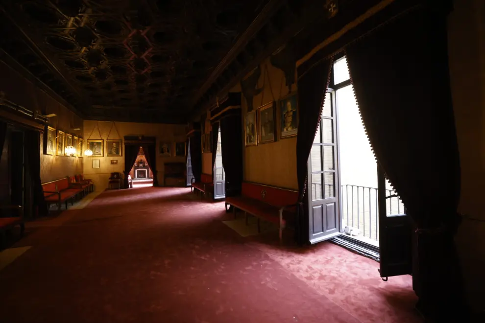 El palacio de la Real Maestranza de Caballería alberga las ventanas más antiguas de Zaragoza, datadas en el siglo XVI.