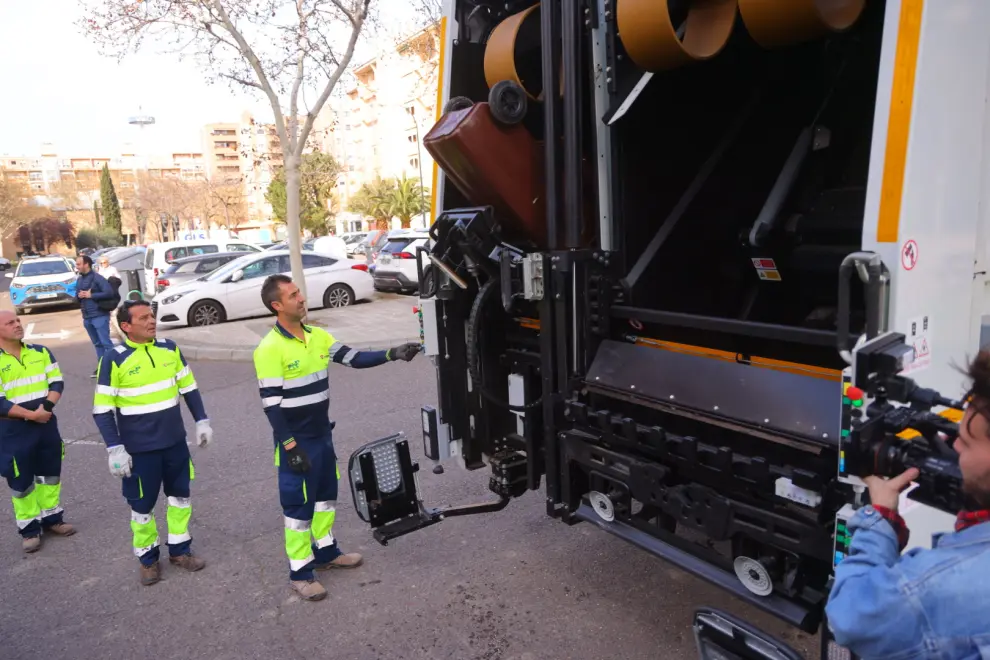 Zaragoza tendrá nuevos contenedores para la basura orgánica que se activarán con tarjeta.