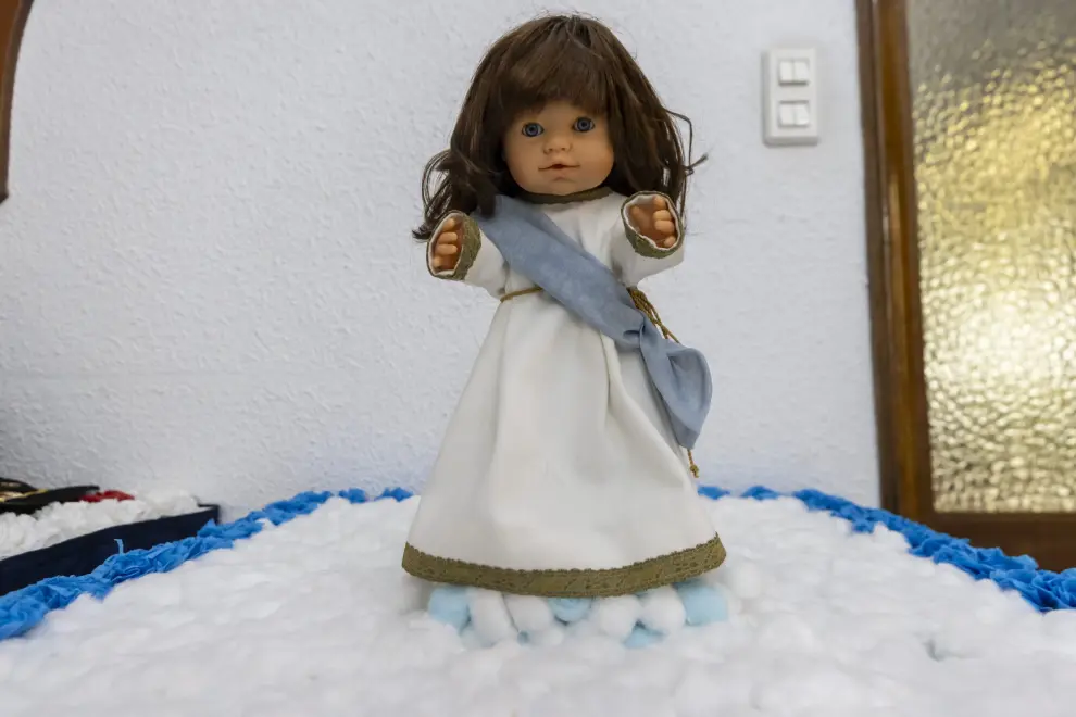 Exposición de pasos de la Semana Santa de Zaragoza con muñecos, en el colegio Calasanz.