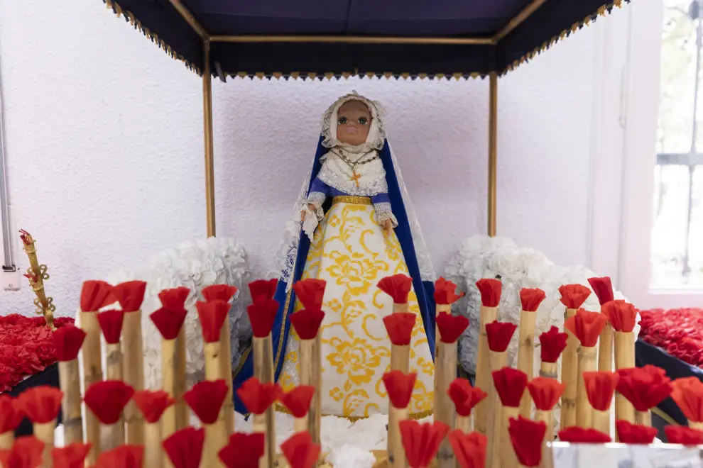 Exposición de pasos de la Semana Santa de Zaragoza con muñecos, en el colegio Calasanz.