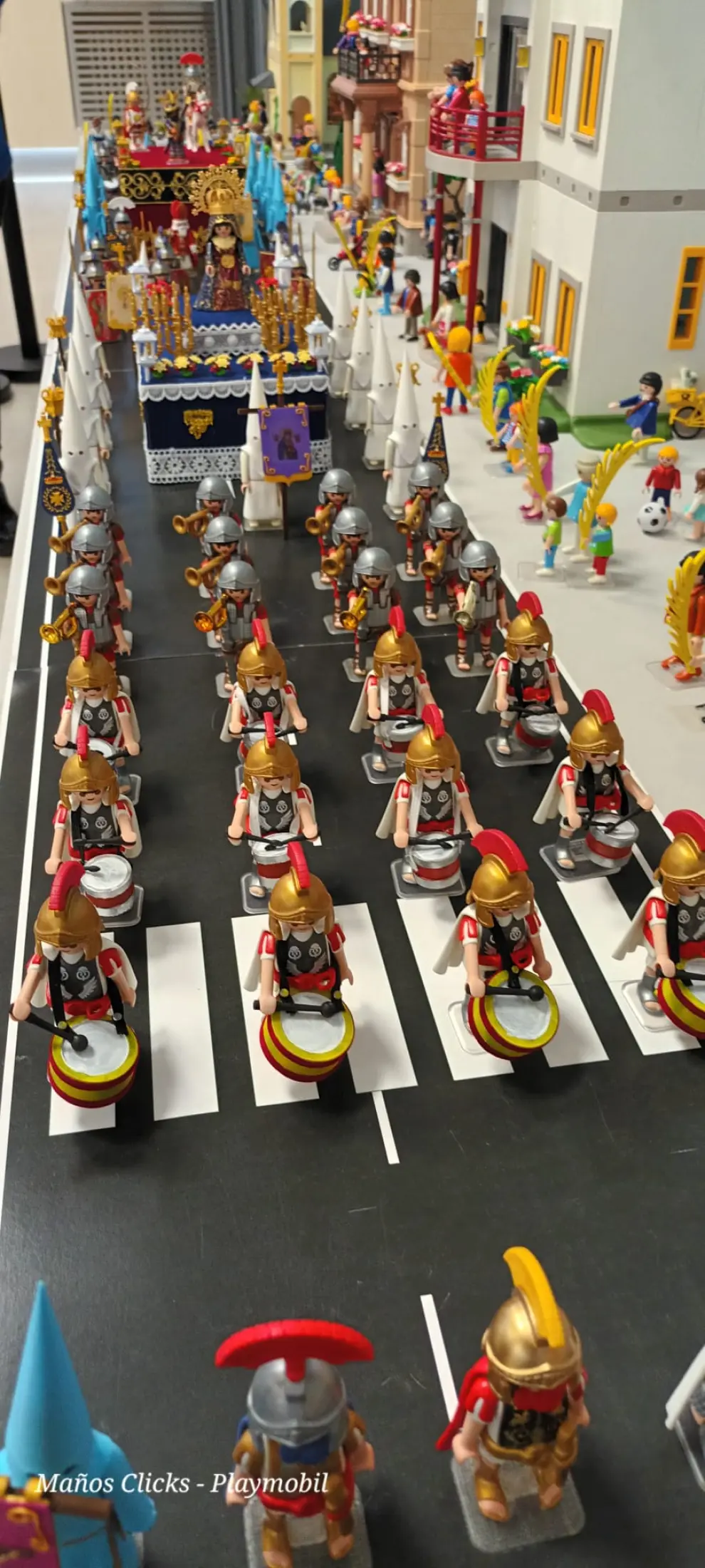 Diorama de clicks de Playmobil del Hospital General de la Defensa