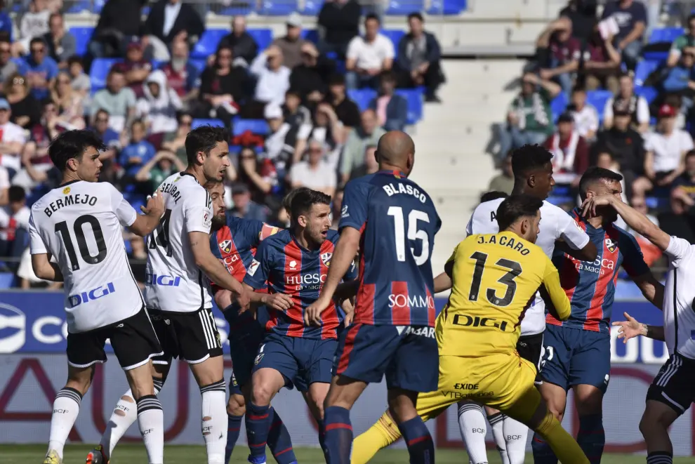 Partido SD Huesca-Burgos, de la jornada 32 de Segunda División, en El Alcoraz