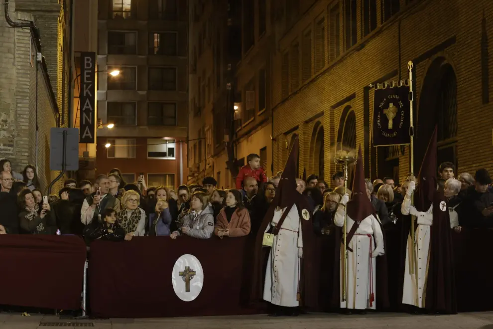 Fotos de la procesión de la cofradía de Jesús Camino del Calvario en la noche del Miércoles Santo en Zaragoza