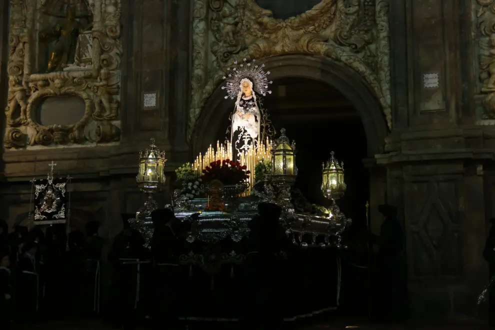 Semana Santa 2024: Procesión de la Hermandad de San Joaquín y la Virgen de los Dolores en Miércoles Santo.