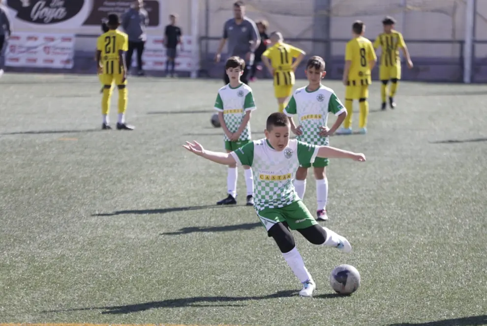 Fotos de la primera jornada del torneo Ciudad de Zaragoza de fútbol que organiza el Balsas Picarral.