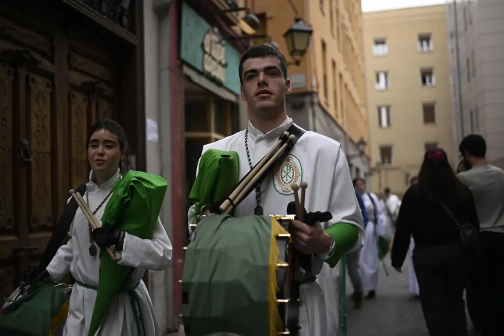 Momentos antes de que comience la procesión de las Siete Palabras, una de las más tradicionales y populares de Zaragoza.