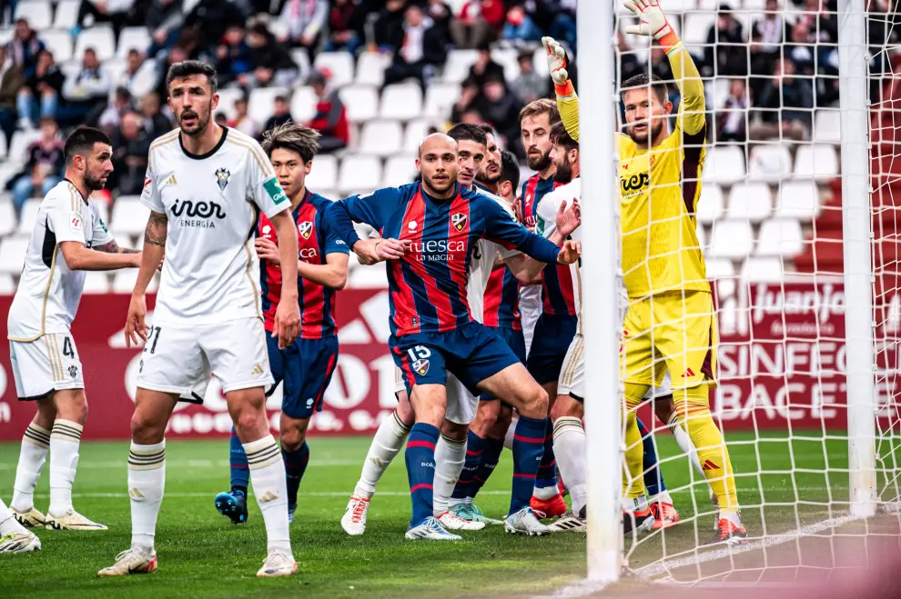 Imágenes del encuentro en el Albacete y la SD Huesca, correspondiente a la jornada 33 de La Liga Hypermotion.