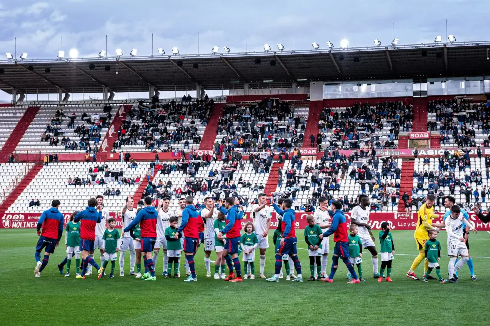 Imágenes del encuentro entre el Albacete y la SD Huesca, correspondiente a la jornada 33 de La Liga Hypermotion.