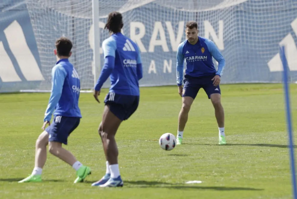 Último entrenamiento del Real Zaragoza antes de la visita del Tenerife.