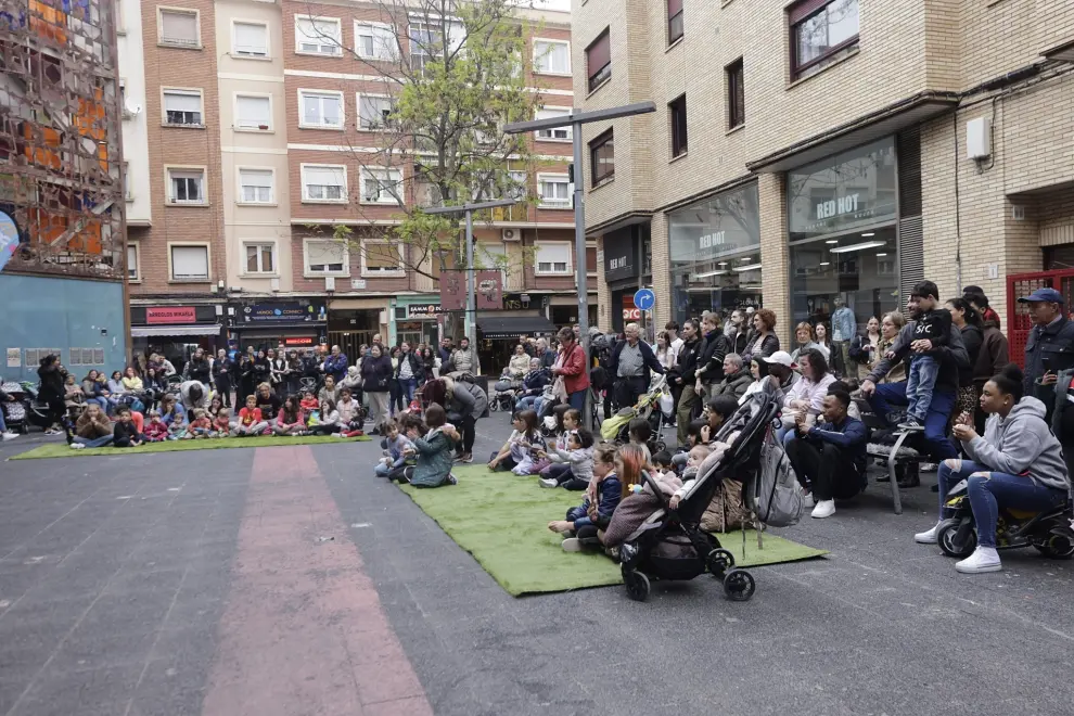 Primeras actividades del festival Hola Primavera en los barrios de Zaragoza: Jardín Vertical de Las Delicias