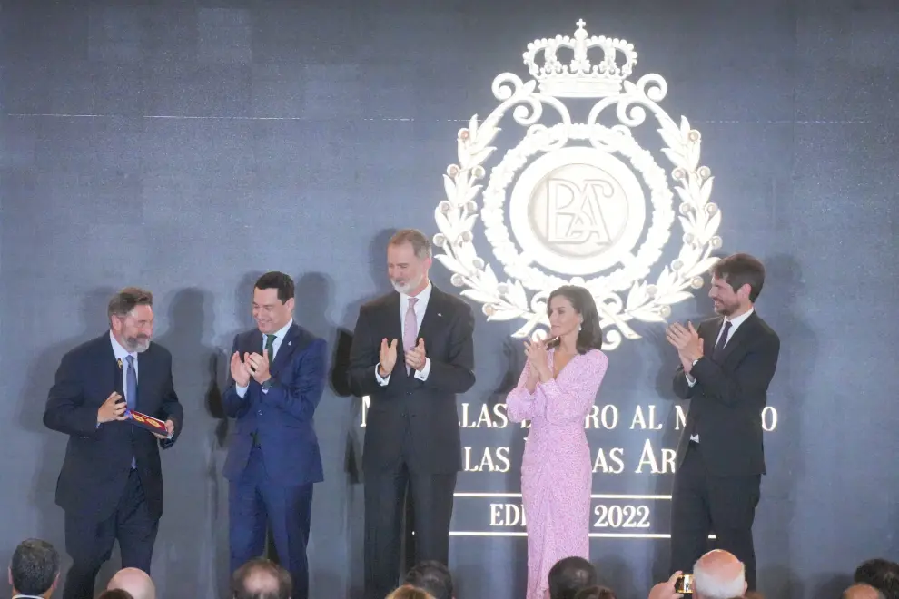 Los Reyes entregan la Medalla de Oro de las Bellas Artes a Santiago Auserón y otras 31 personas e instituciones.