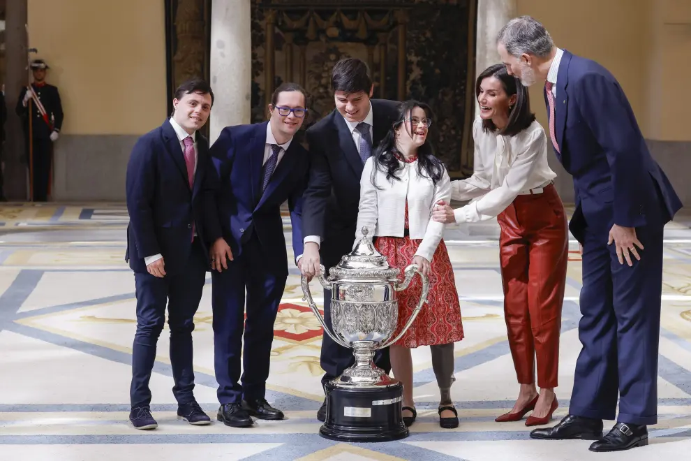 La Reina Letizia y el Rey Felipe entregan el Premio Infanta Sofía a la actividad deportiva entre personas con discapacidad a la Fundación Síndrome de Down Madrid