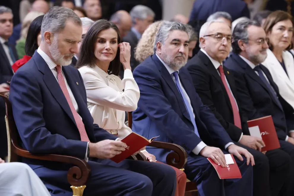 Felipe VI y Letizia, en la entrega de los Premios Nacionales del Deporte 2022 en el Palacio Real El Pardo,