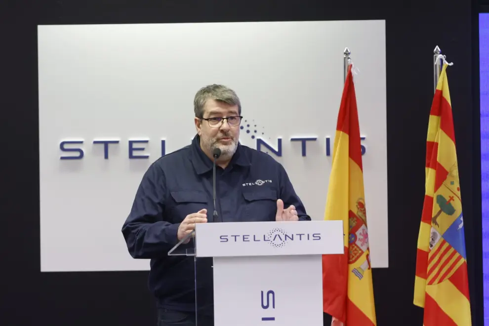 El presidente del Gobierno de Aragón, Jorge Azcon, visita la planta de Stellantis en Figueruelas