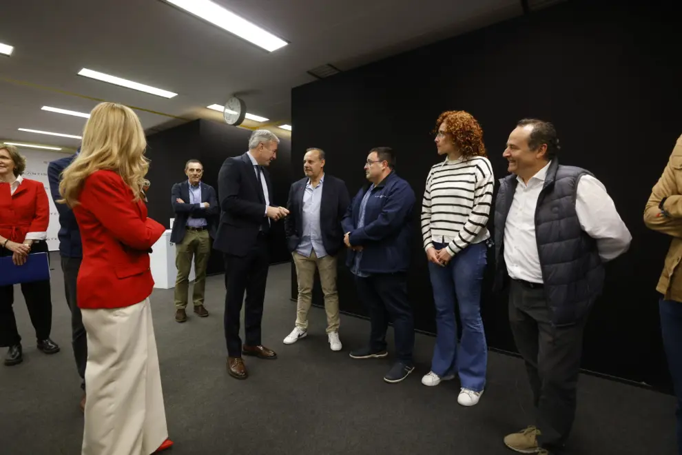El presidente del Gobierno de Aragón, Jorge Azcon, visita la planta de Stellantis en Figueruelas