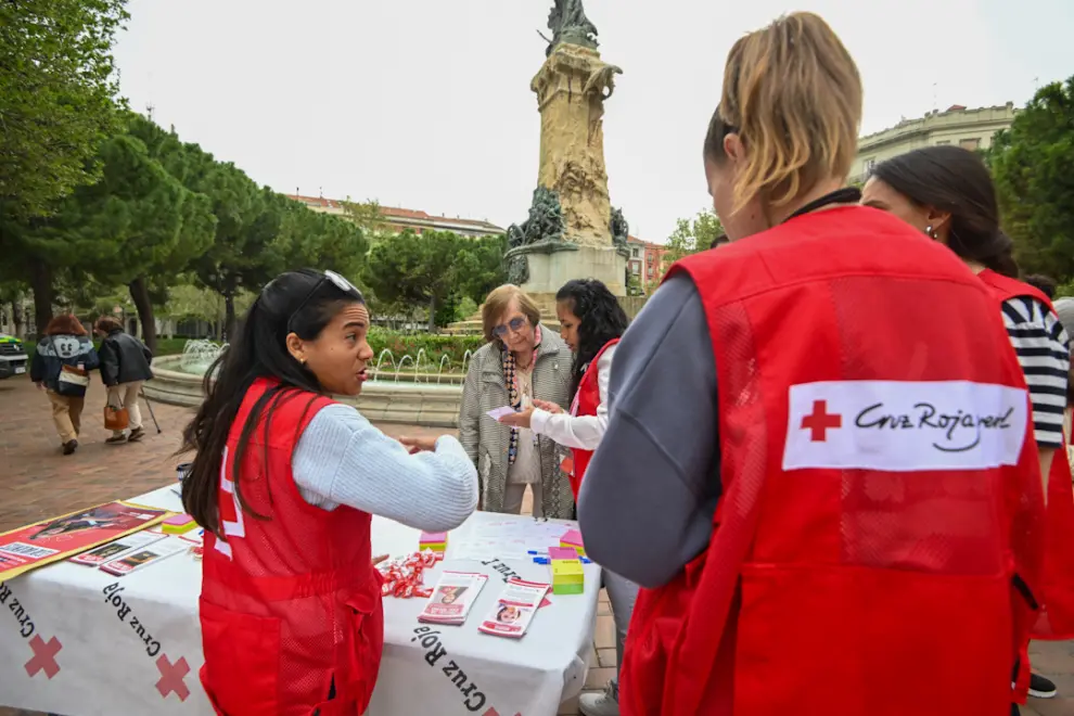 Una ruta muy saludable con Cruz Roja en la plaza de Los Sitios